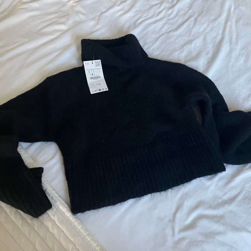 Brand new cropped black Zara turtleneck